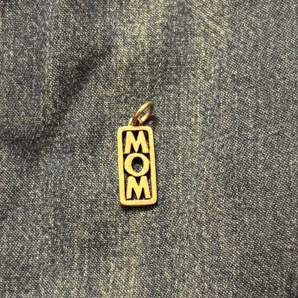 James Avery Sterling Silver MOM Charm - Picture 1 of 3